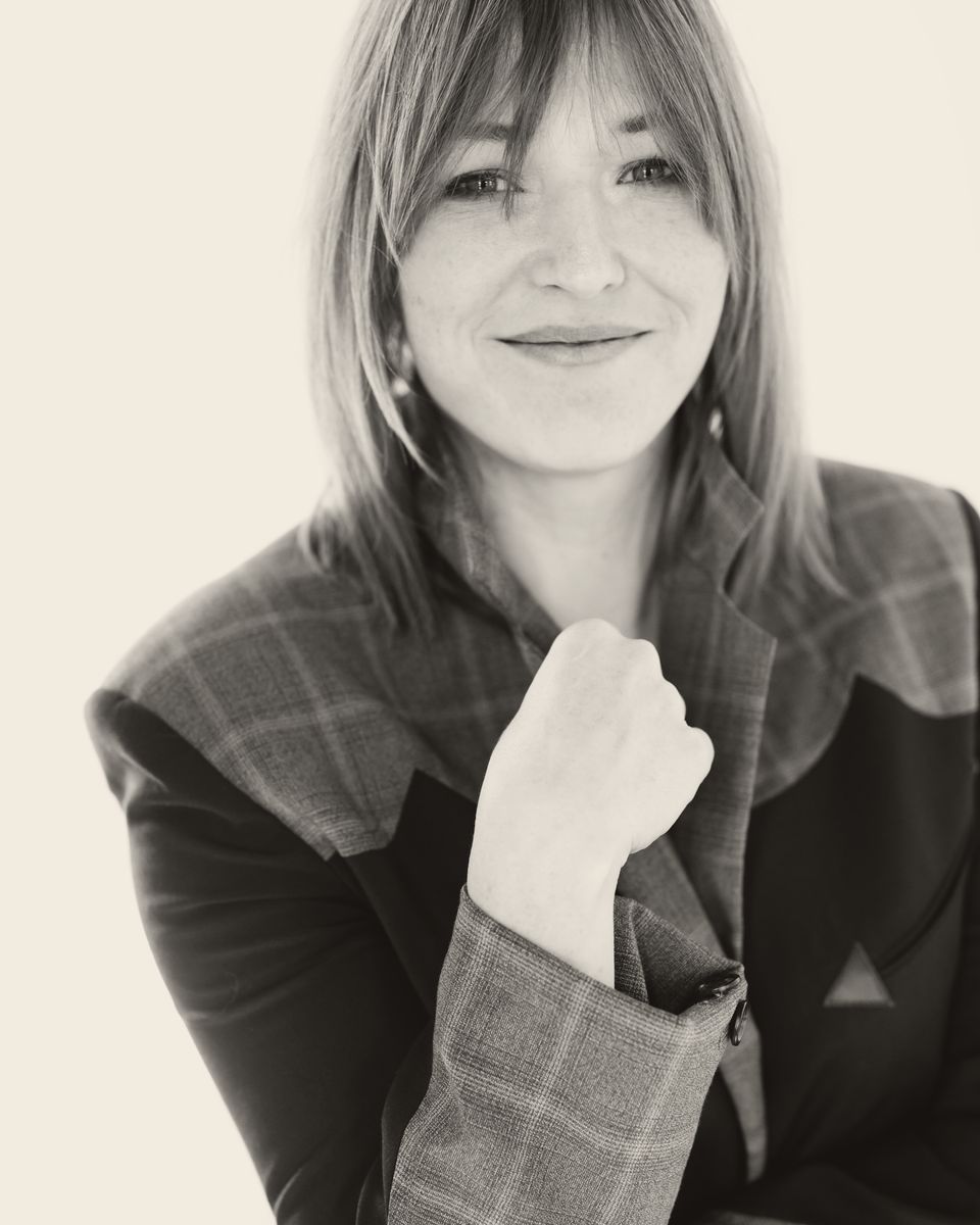 Bonnie Le Page, founder and CEO of Fracs, hand raised to her chin